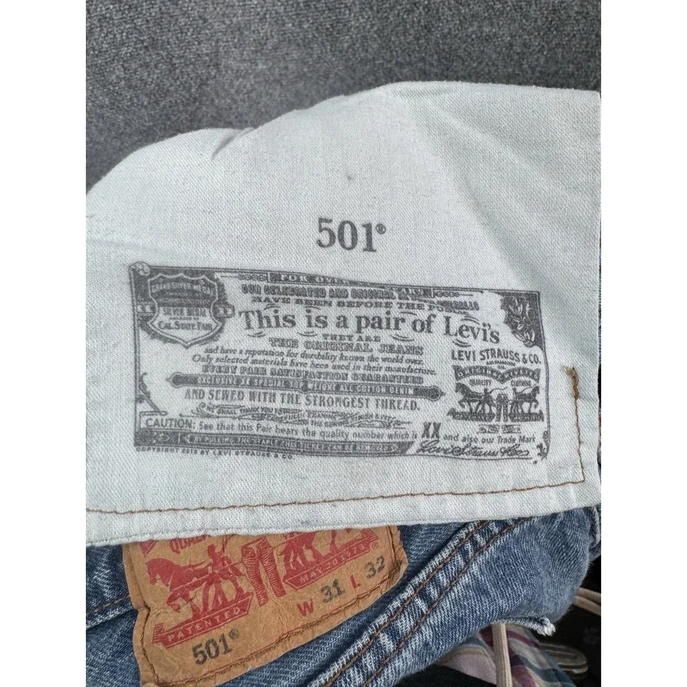 Levi's 501 Original Fit Jeans Men's 31 x 32 Y2K Button Fly Straight Medium Wash